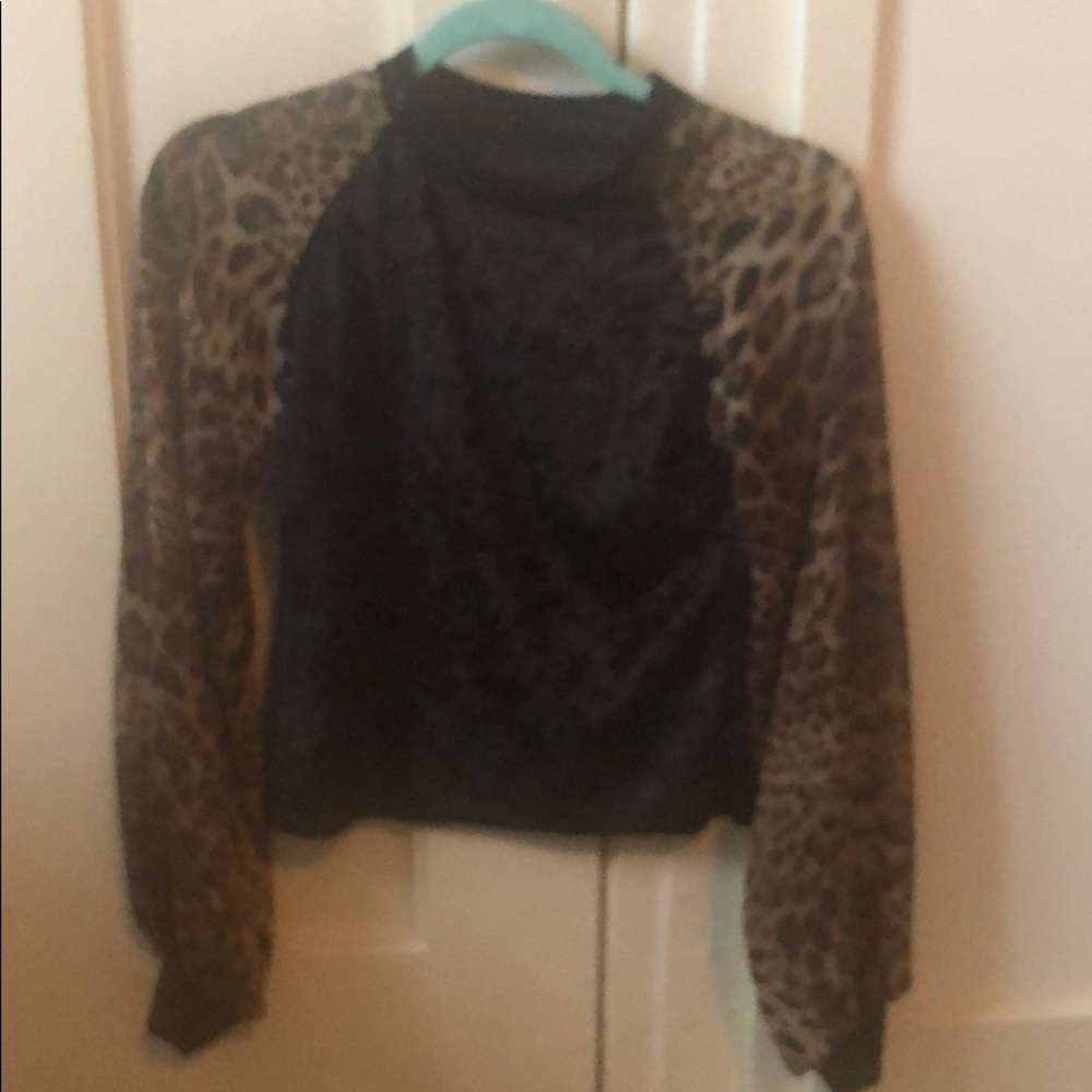 Long sleeve velvet top with leopard sleeves